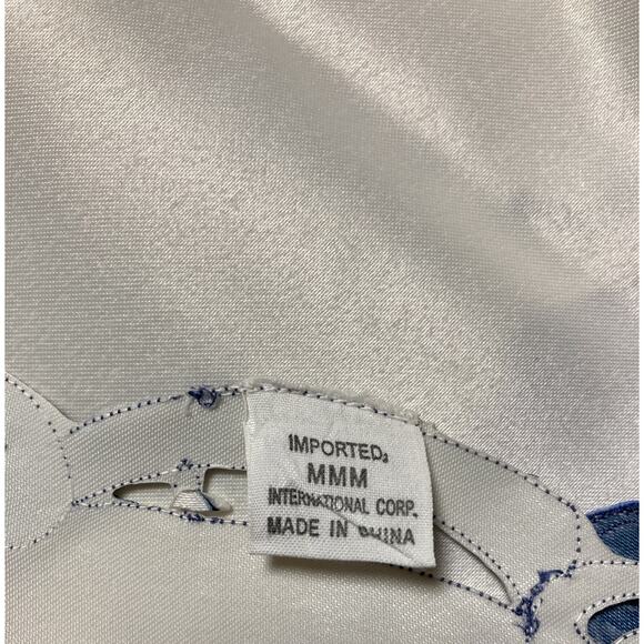 Embroidered Christmas Mantel Scarf White Blue Bells Candles Lace Trim 18.5X94 In - Picture 7 of 7